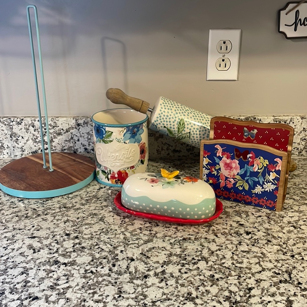 Pioneer Woman Set